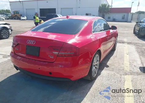 2012 Audi A5 2.0T Premium из США, поврежденный, VIN WAULFAFR7CA027425